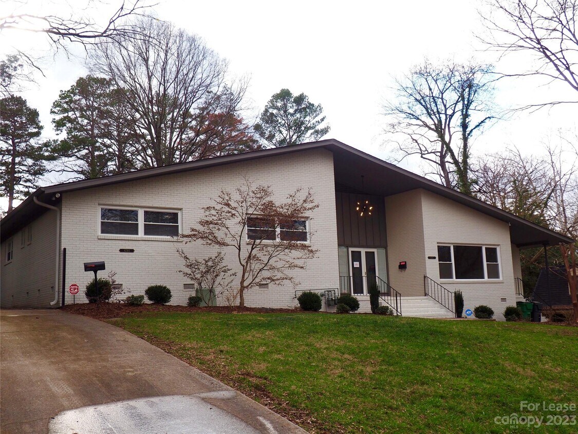 4242 Cheltenham Rd, Charlotte, NC 28211 Townhome Rentals in Charlotte