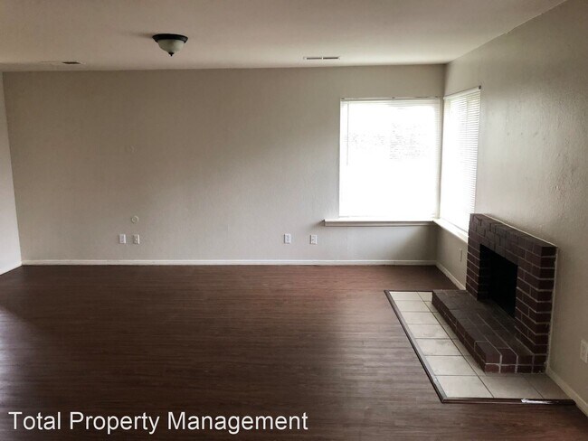 Foto del edificio - 2 br, 1 bath House - 1842 E. Four Creeks Ave.