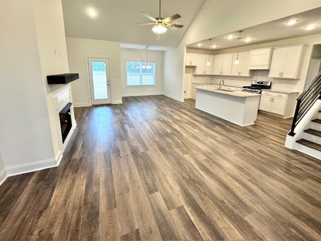 Photo - NewburyDr7436 Apartment