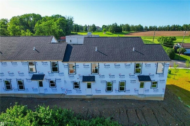 Building Photo - 661 Sipos Dr