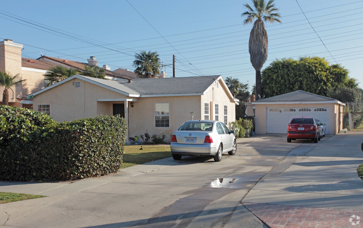 Primary Photo - 16862-17000 Passage Ave
