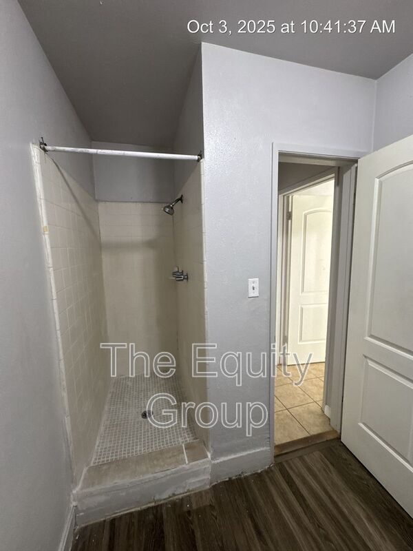 Building Photo - 570 S Richmond Ave