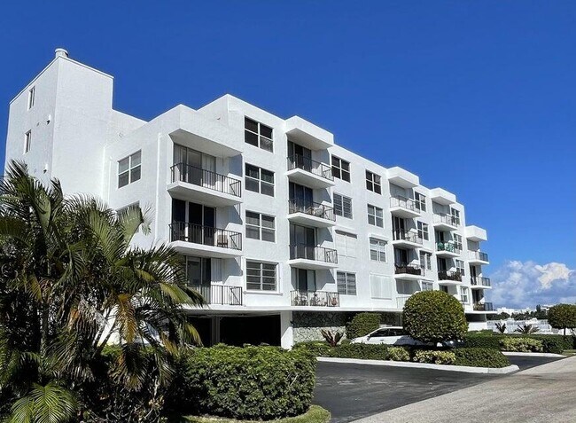Foto del edificio - 301 Croton Ave