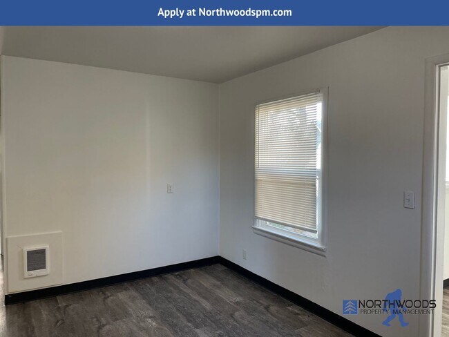 Foto del edificio - Nice 2 bedroom, 1 bathroom home close to everything in Central Point!!!