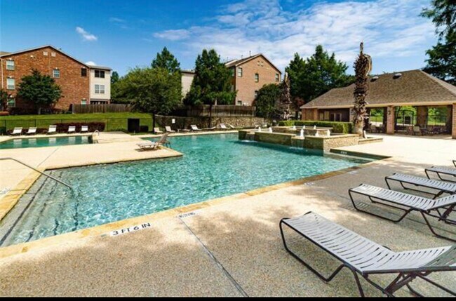 Photo - 460 Hunt Dr House