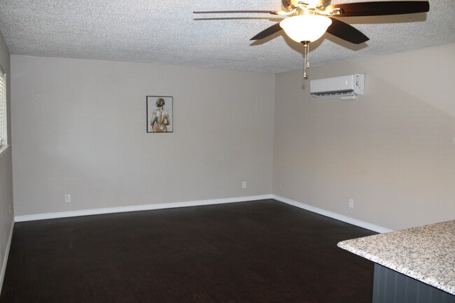 Building Photo - West 3855 - a Warner Alan Property