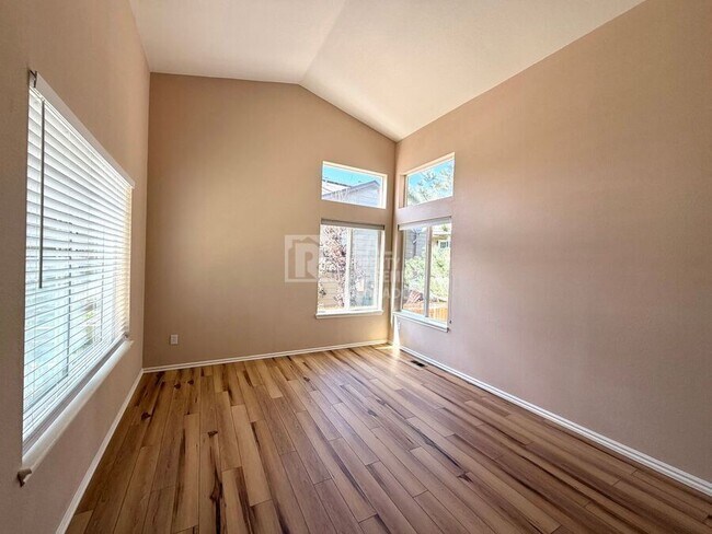 Building Photo - 16253 Blueleaf Pl