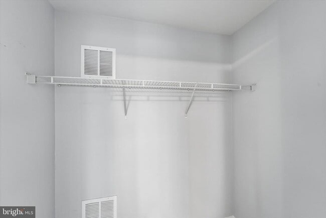 Foto del edificio - 2425 Huntington Park Dr