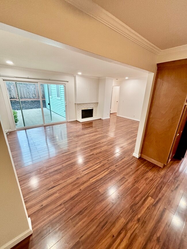 Building Photo - 19 Marques Pl