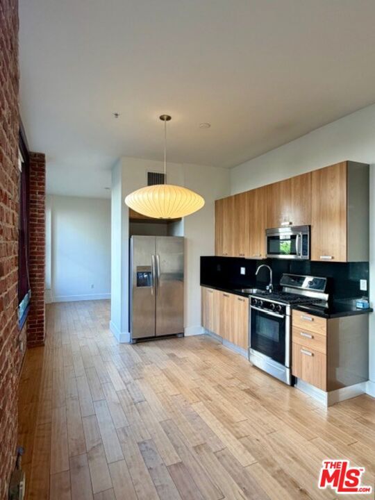 Foto del edificio - 460 S Spring St