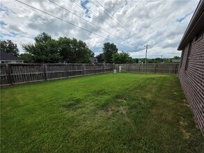 Building Photo - 3072 N Autumn Rose Ave
