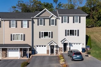 Building Photo - 1206 Bluemoon Dr