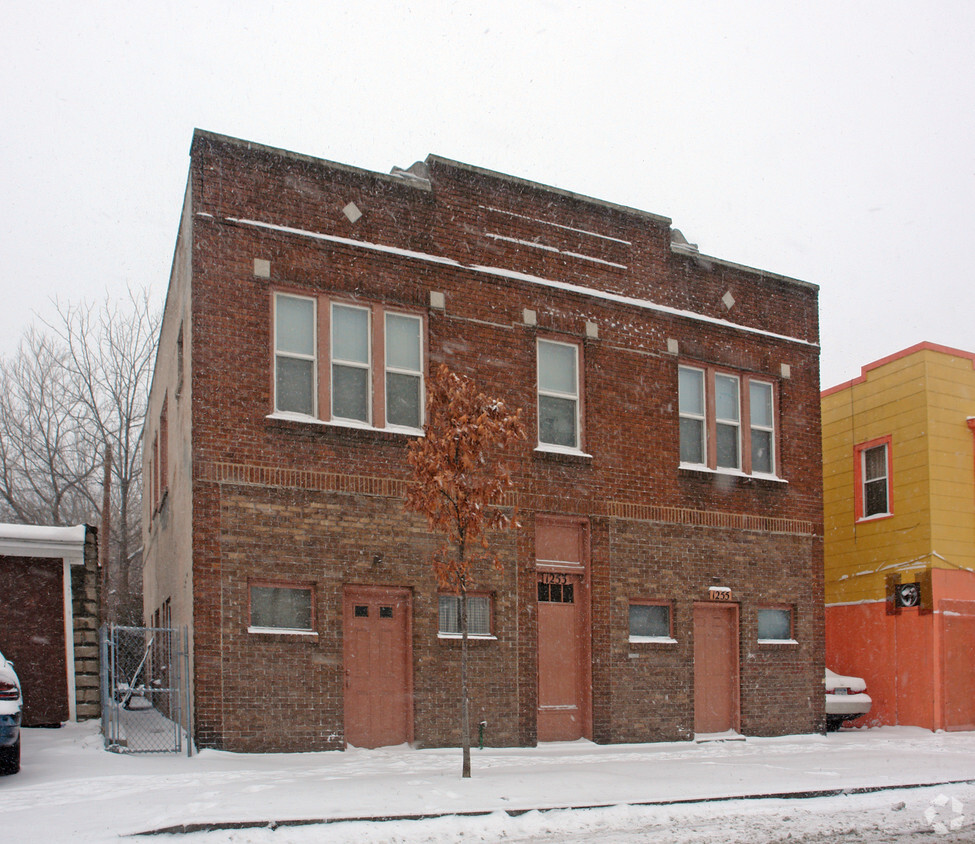 Foto principal - 1253-1255 North St