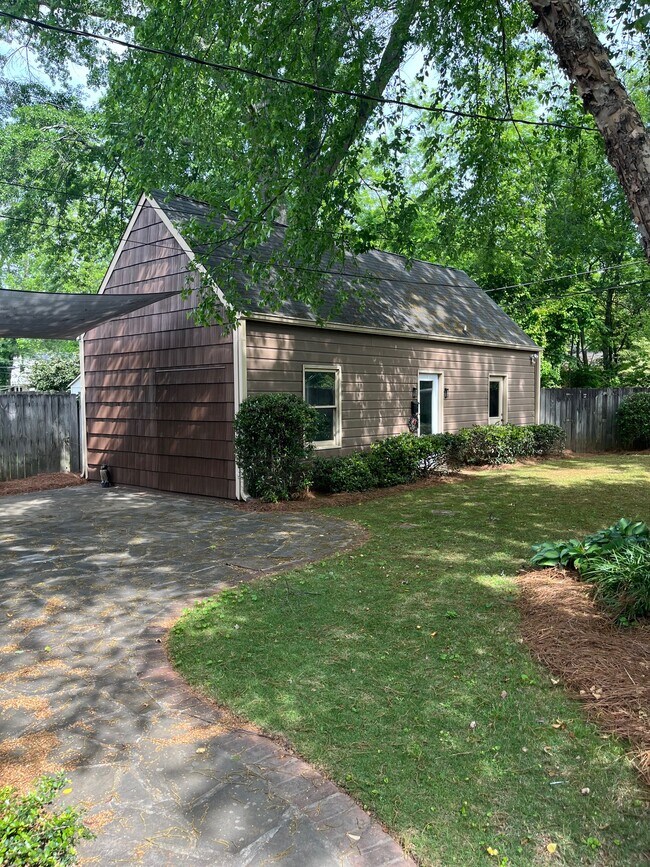 Building Photo - 326 Lathrop Ave