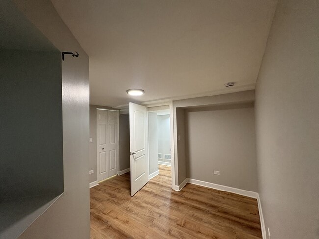 Building Photo - 6510 S St Lawrence Ave