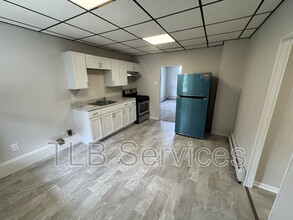 Building Photo - 139 Sand St