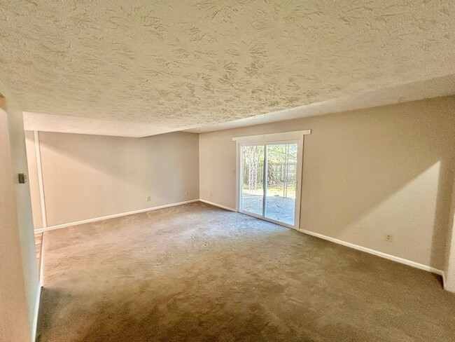 Building Photo - FOH416-418