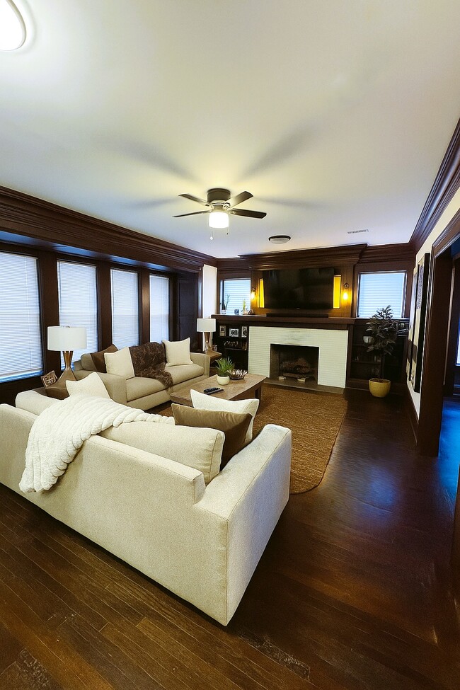 Building Photo - The Proy Apartments