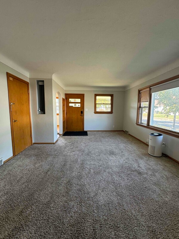 Building Photo - 2072 Mohawk Ave