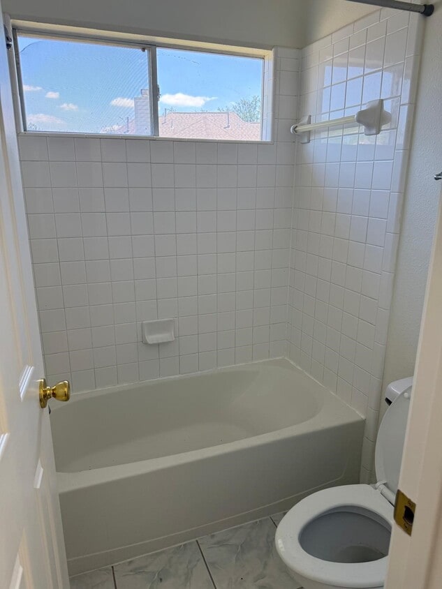 Building Photo - 14930 Cabin Run Ln