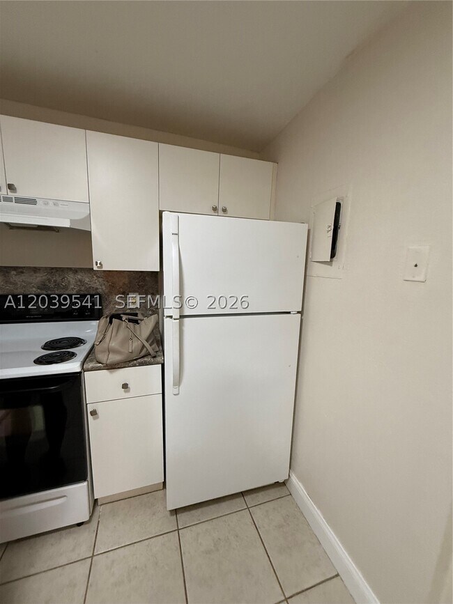 Building Photo - 4205 N University Dr