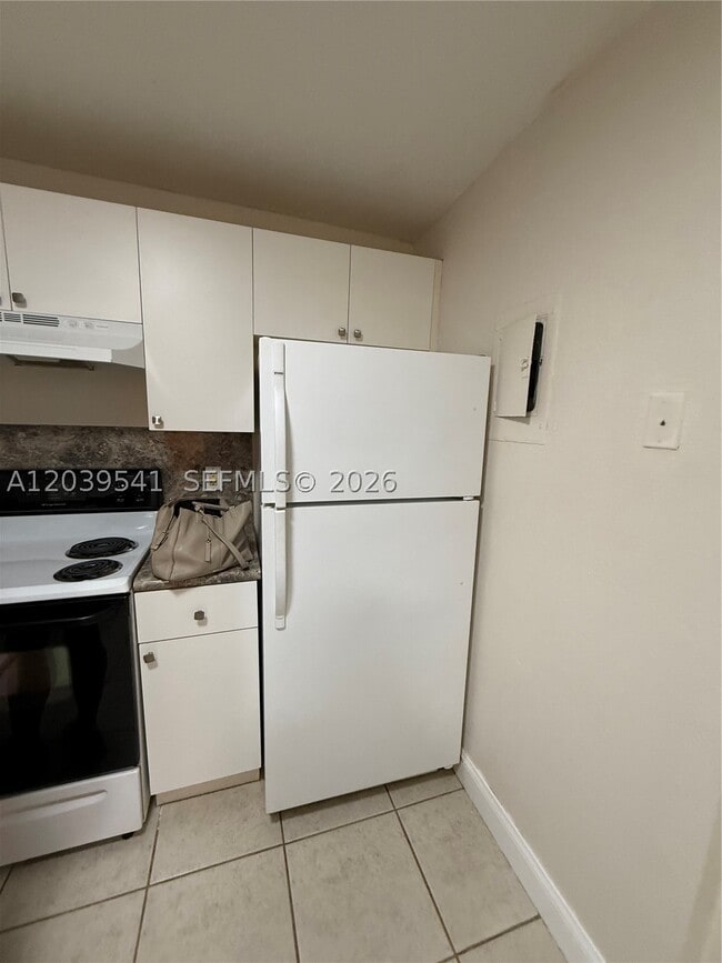 Building Photo - 4205 N University Dr