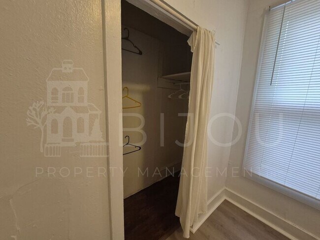 Foto del edificio - 427-431 E. Bijou St.