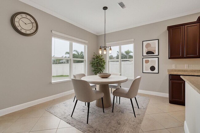 Foto del edificio - 7800 Stoney Hill Dr