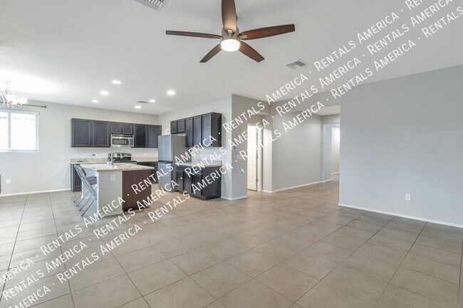 Foto del edificio - 8431 N Mountain Stone Pine Way