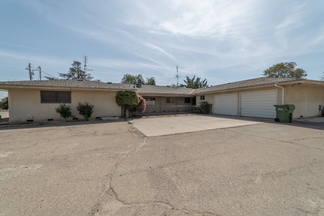 Building Photo - 42423 Rd 56
