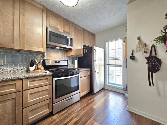 Building Photo - 7660 Willow Point Dr