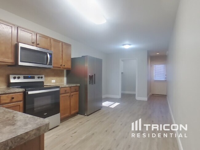 Building Photo - 9017 Sun Haven Way