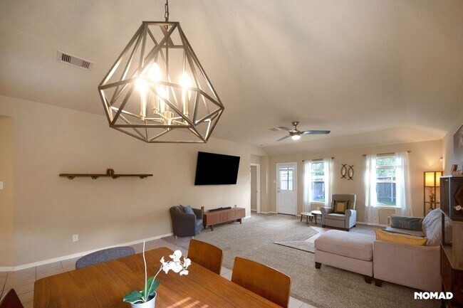 Foto del edificio - Charming 4Bedroom House in Katy