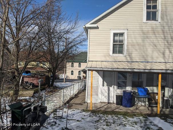 Building Photo - 1020 Schwabe St