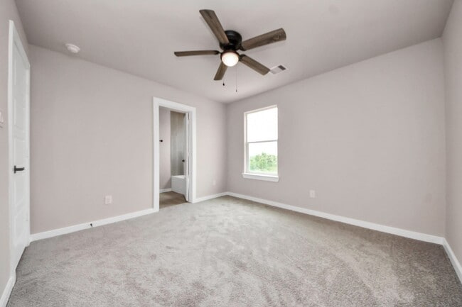 Building Photo - 11141 Rd 5503