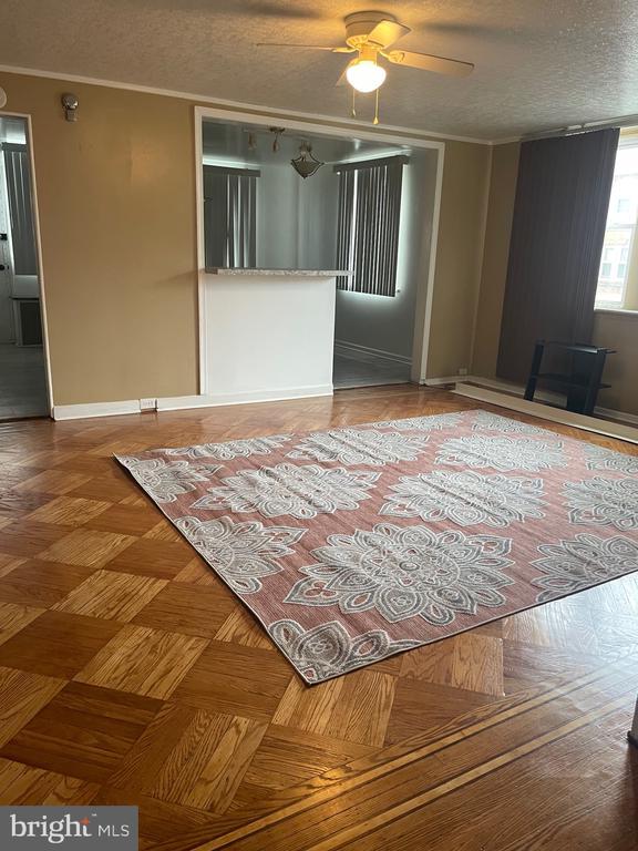 Foto del edificio - 5740 Wyndale Ave
