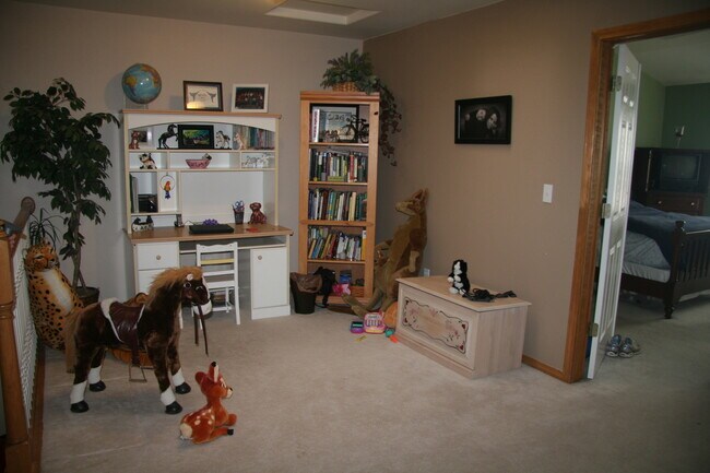 Foto del edificio - 3 bedroom townhome available in Saddleback...
