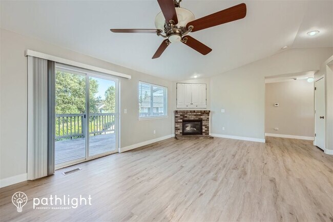 Foto del edificio - 1214 194th St Ct E