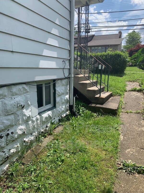 Building Photo - 2071 Brodhead Rd