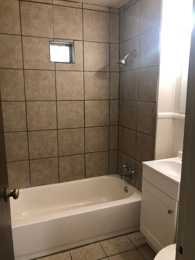 Foto del edificio - 4375 Catalina Ave