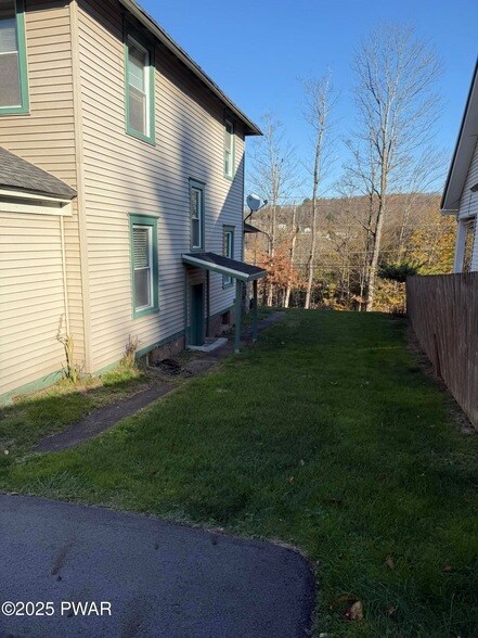 Building Photo - 341 Broad St