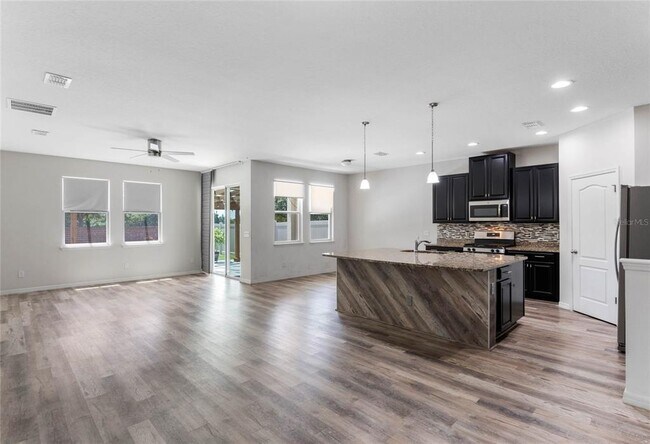 Foto del edificio - 885 Dusty Pine Dr