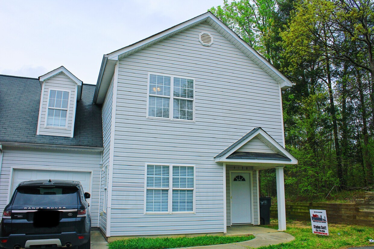 Front of home - 5138 Brooktree Dr
