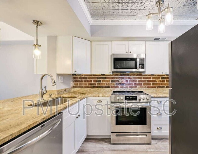 Photo - 2530 E North St Apartment