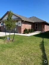 Building Photo - 2937 NW 196th Pl