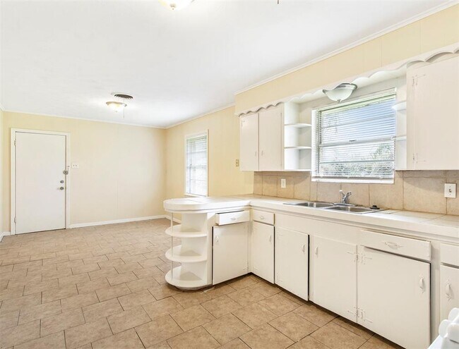 Building Photo - 123 Tanglewood Dr