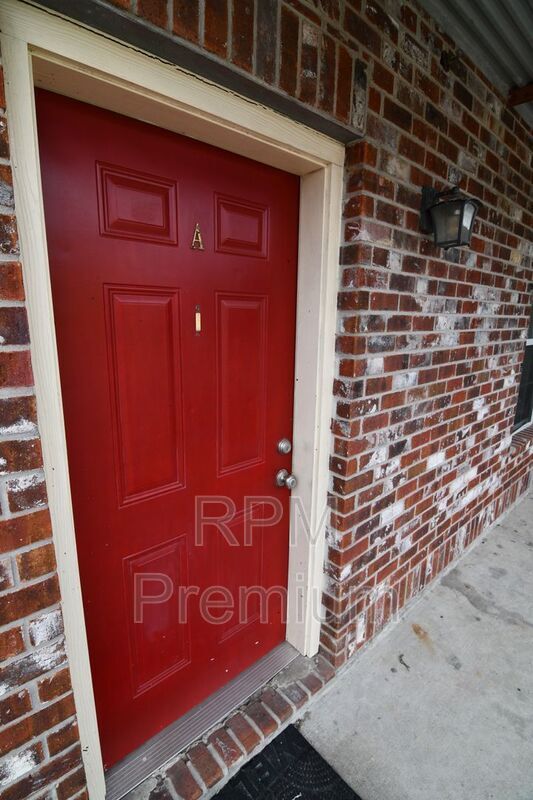 Foto del edificio - 5480 Spring Ln