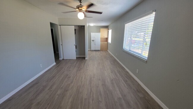 Foto del edificio - 617 59th Ave Dr W