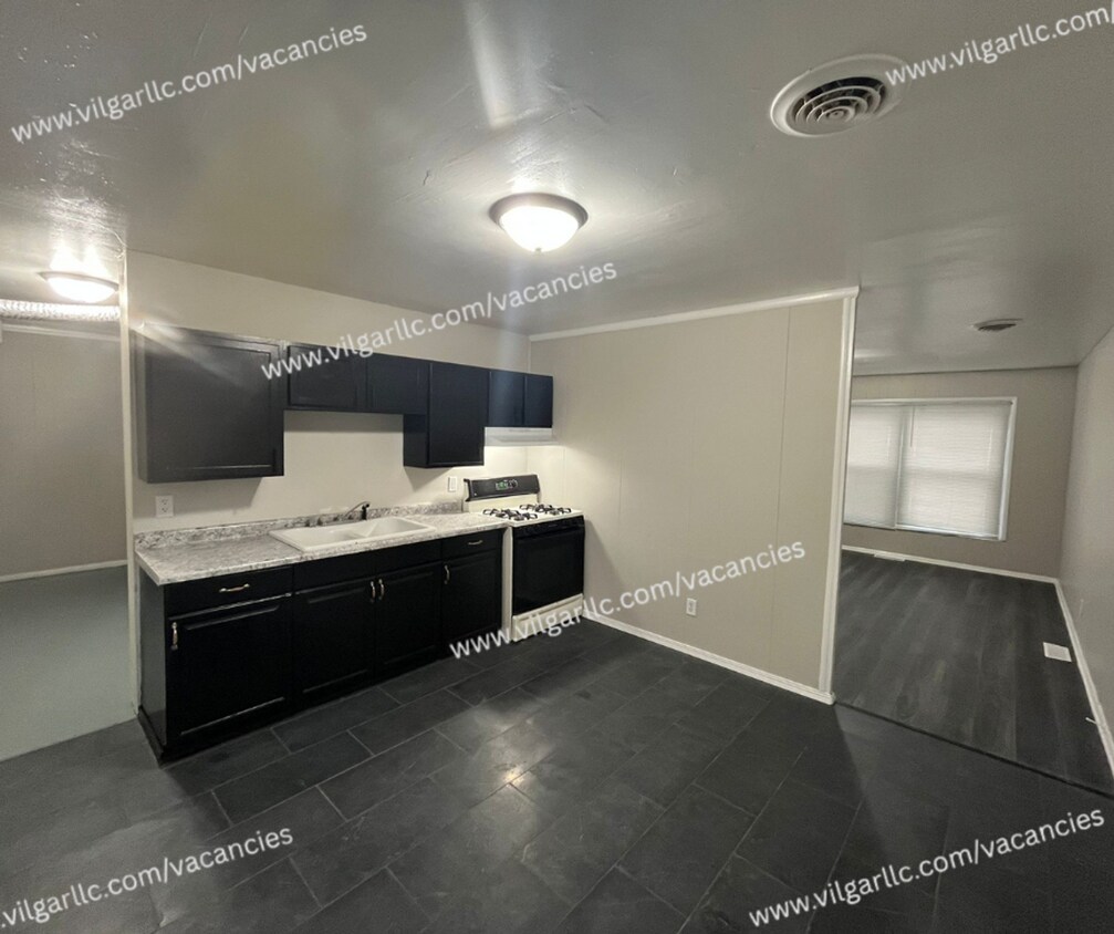 Foto principal - Step into a freshly updated home designed for comfort, convenience, and ease. This charming Home ...