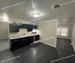 Building Photo - 1140 Hamilton Pl